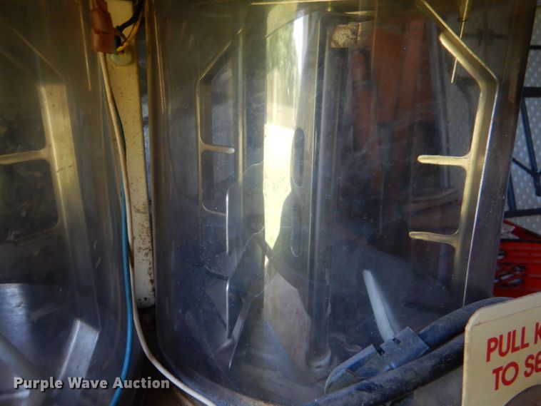 image for item HC9340 Chilly Willy  slushy maker