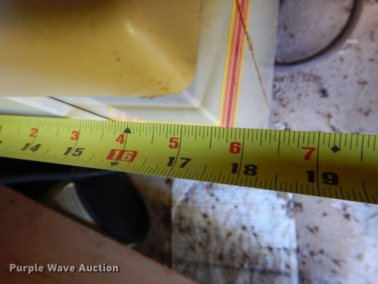 image for item HC9340 Chilly Willy  slushy maker