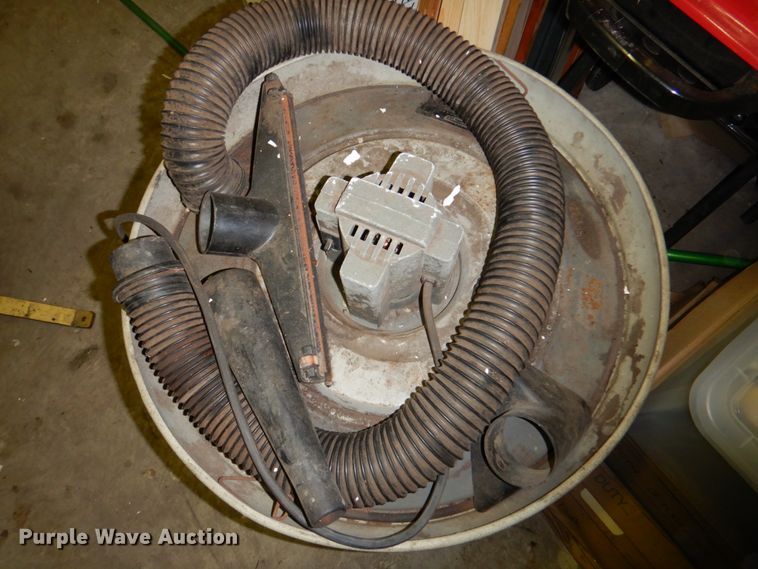 image for item HC9351 (2) wet/dry vacuums