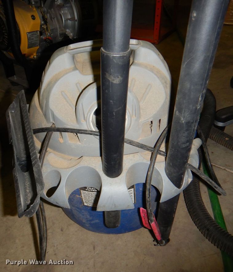 image for item HC9351 (2) wet/dry vacuums