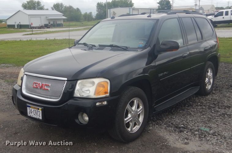 image for item HI9911 2005 GMC Envoy Denali  SUV