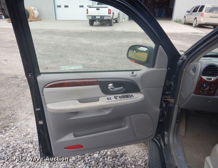 image for item HI9911 2005 GMC Envoy Denali  SUV