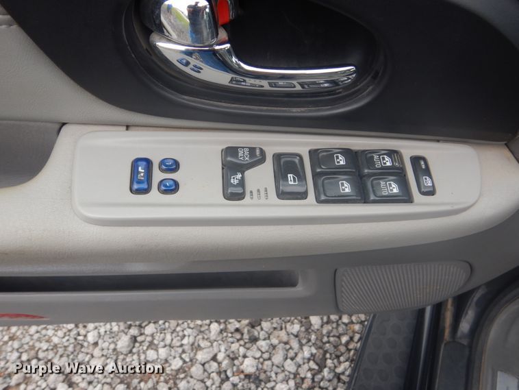 image for item HI9911 2005 GMC Envoy Denali  SUV