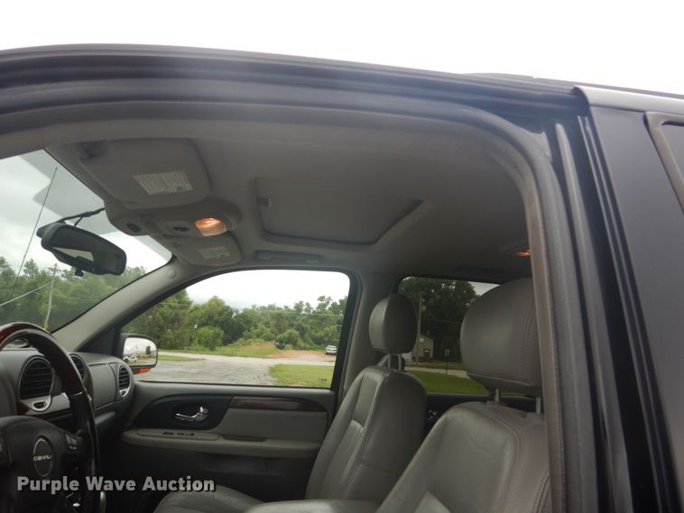image for item HI9911 2005 GMC Envoy Denali  SUV