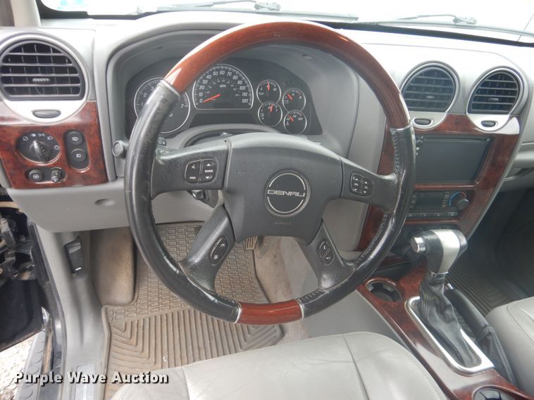 image for item HI9911 2005 GMC Envoy Denali  SUV