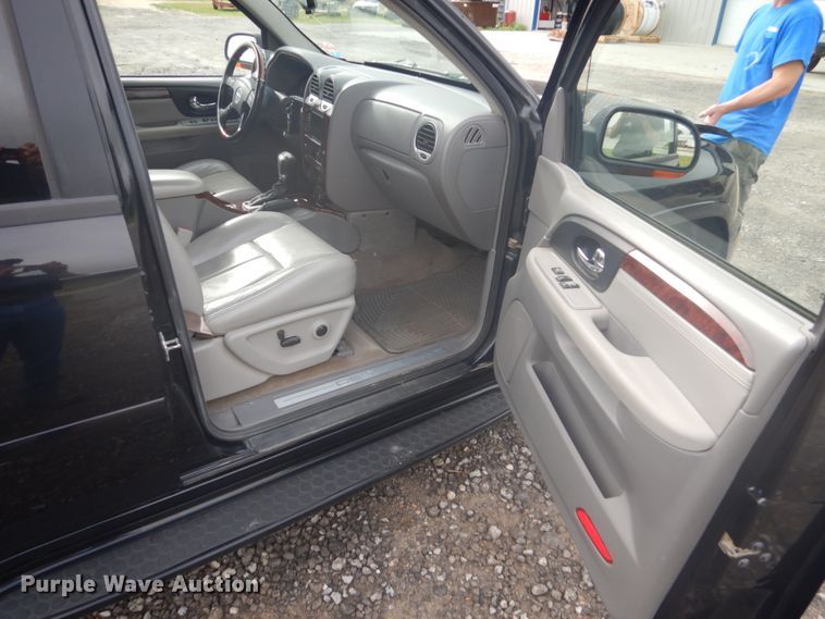 image for item HI9911 2005 GMC Envoy Denali  SUV