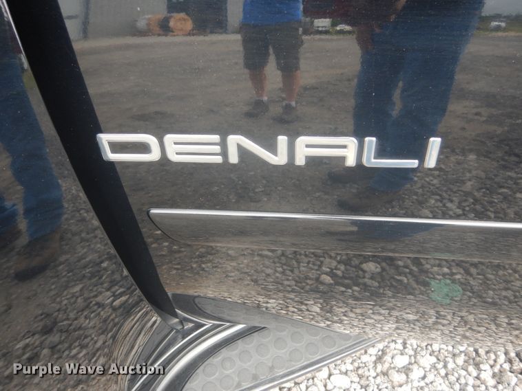 image for item HI9911 2005 GMC Envoy Denali  SUV