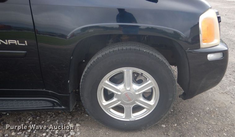 image for item HI9911 2005 GMC Envoy Denali  SUV