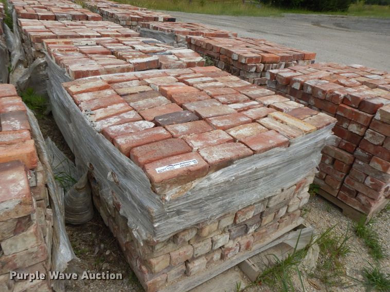 image for item HP9587 Approximately 10,000 bricks