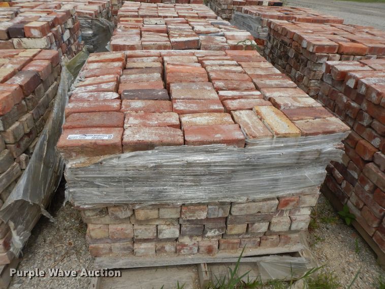 image for item HP9587 Approximately 10,000 bricks