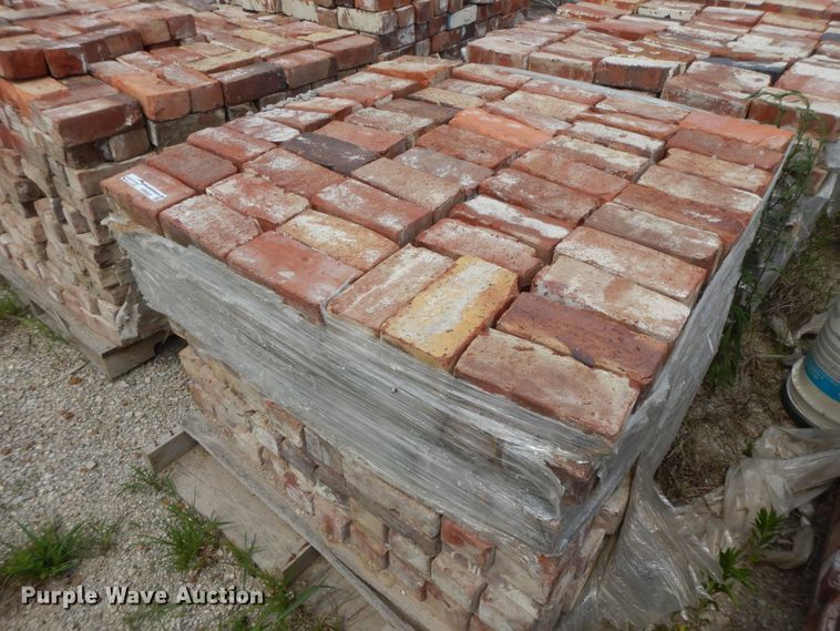 image for item HP9587 Approximately 10,000 bricks