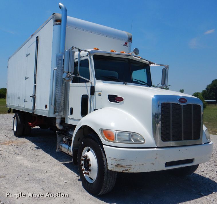 image for item HT9302 2014 Peterbilt 337  box truck