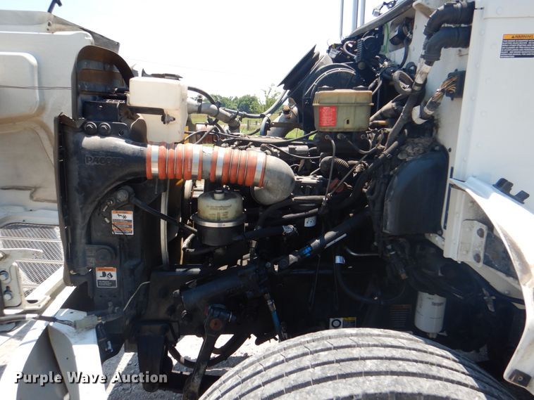 image for item HT9302 2014 Peterbilt 337  box truck