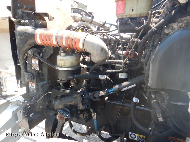 image for item HT9302 2014 Peterbilt 337  box truck