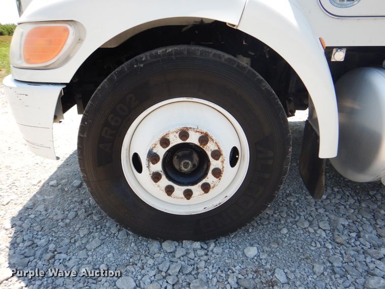 image for item HT9302 2014 Peterbilt 337  box truck