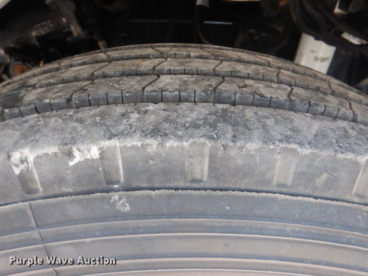 image for item HT9302 2014 Peterbilt 337  box truck