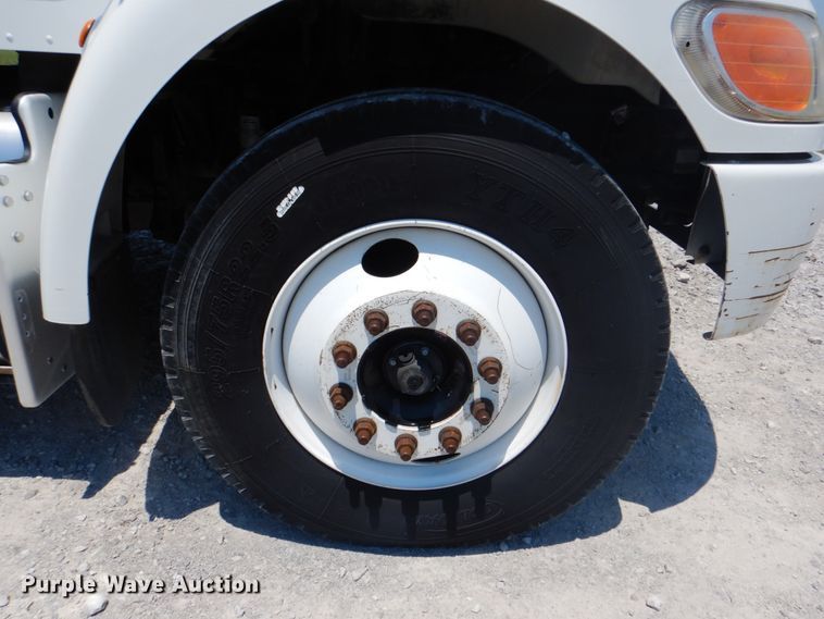 image for item HT9302 2014 Peterbilt 337  box truck