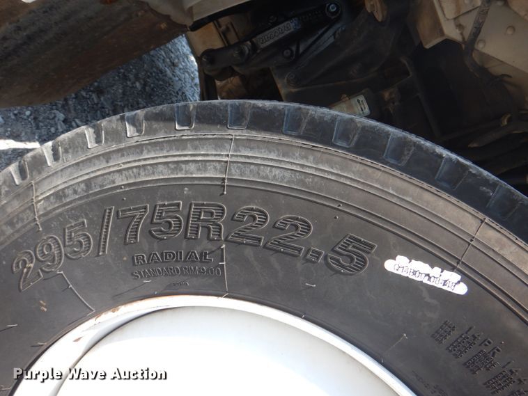 image for item HT9302 2014 Peterbilt 337  box truck