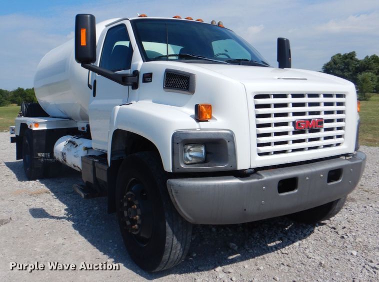 image for item HT9307 2009 GMC C7500  fuel truck