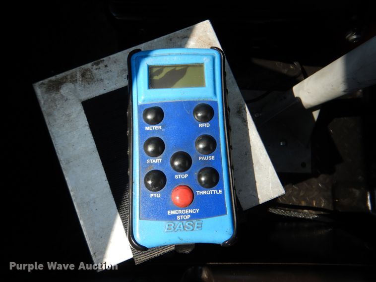 image for item HT9307 2009 GMC C7500  fuel truck