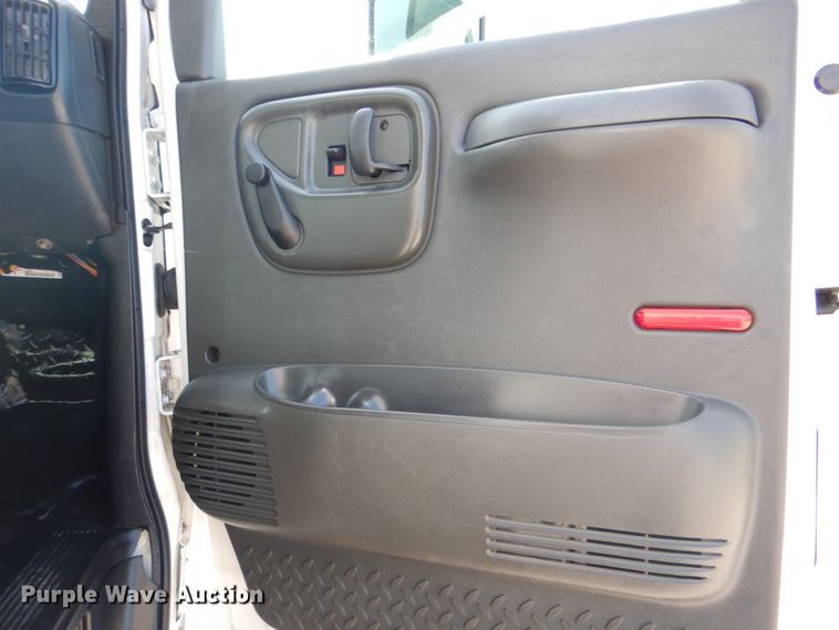 image for item HT9307 2009 GMC C7500  fuel truck