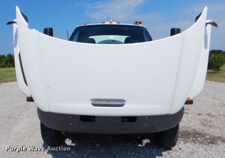 image for item HT9307 2009 GMC C7500  fuel truck