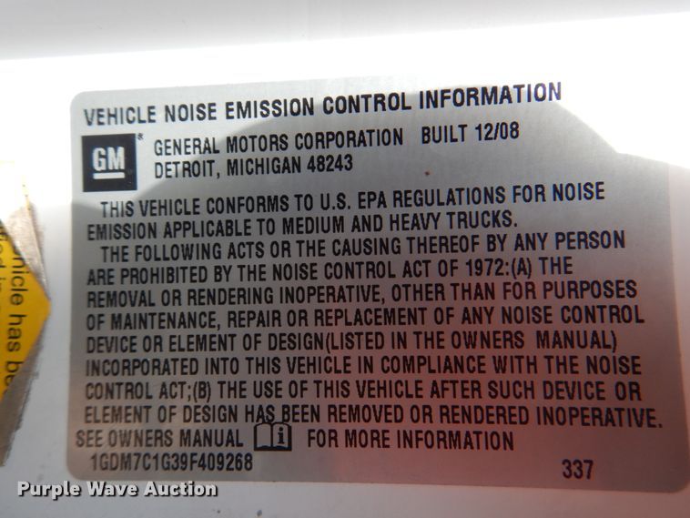 image for item HT9307 2009 GMC C7500  fuel truck