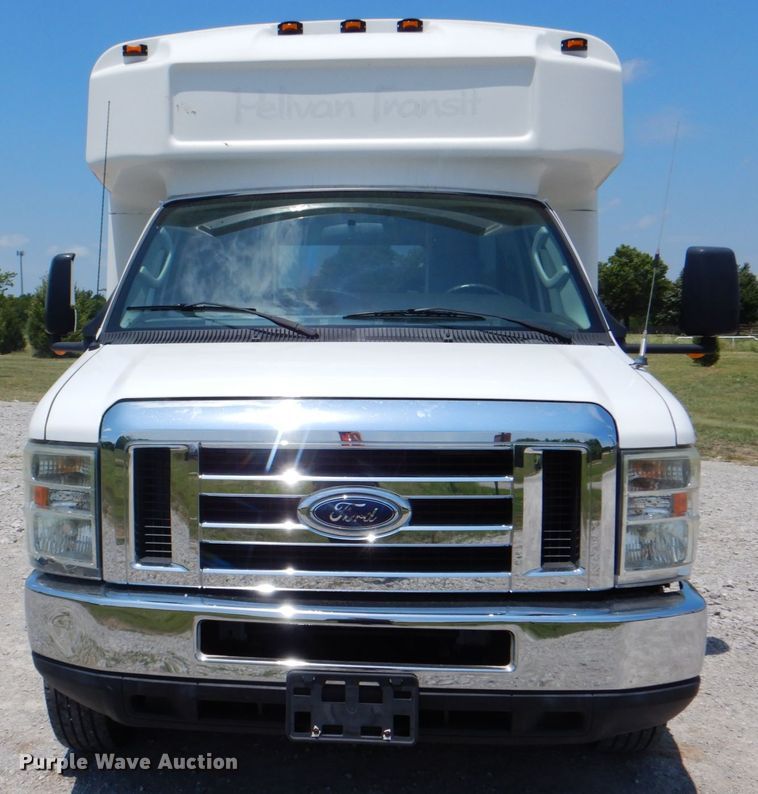image for item HT9314 2010 Ford E350 Super Duty  shuttle bus