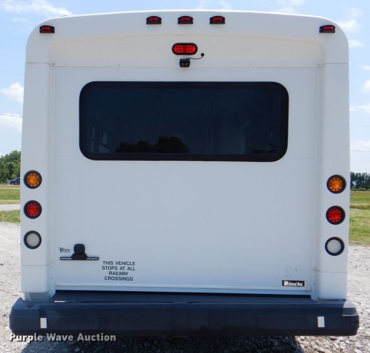 image for item HT9314 2010 Ford E350 Super Duty  shuttle bus