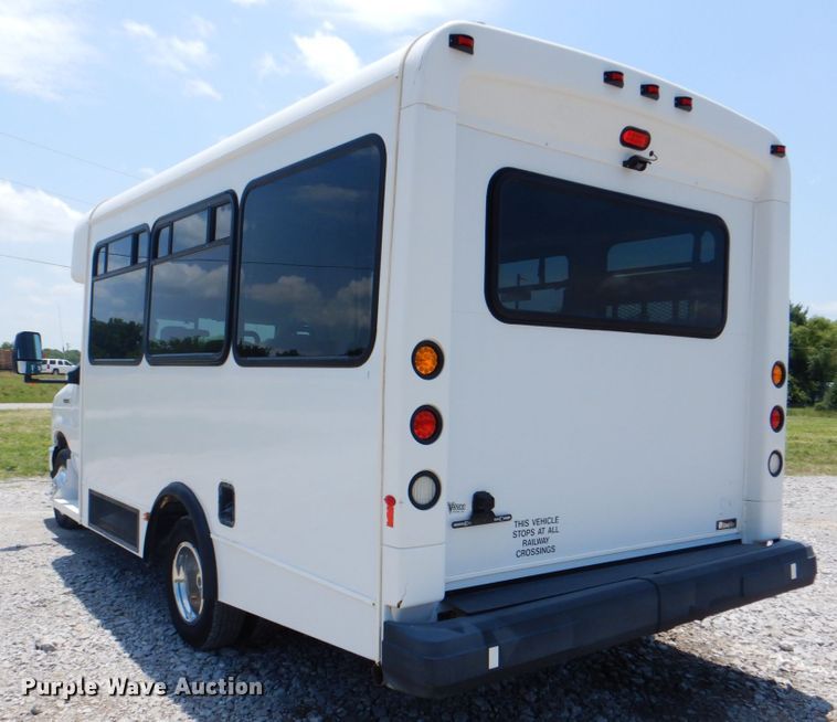 image for item HT9314 2010 Ford E350 Super Duty  shuttle bus