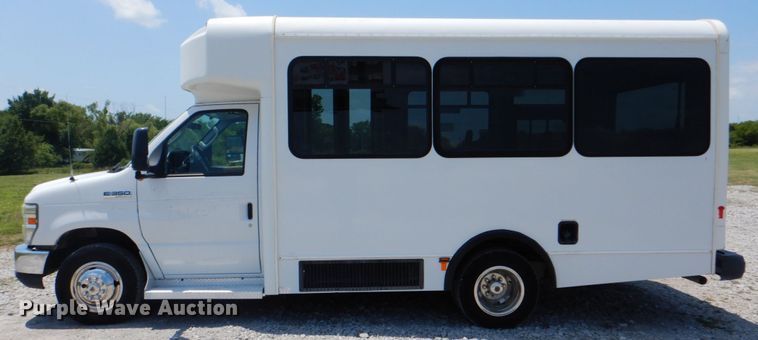 image for item HT9314 2010 Ford E350 Super Duty  shuttle bus