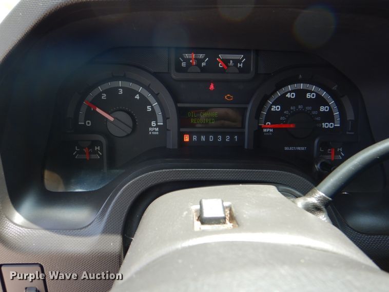 image for item HT9314 2010 Ford E350 Super Duty  shuttle bus