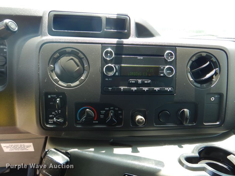 image for item HT9314 2010 Ford E350 Super Duty  shuttle bus