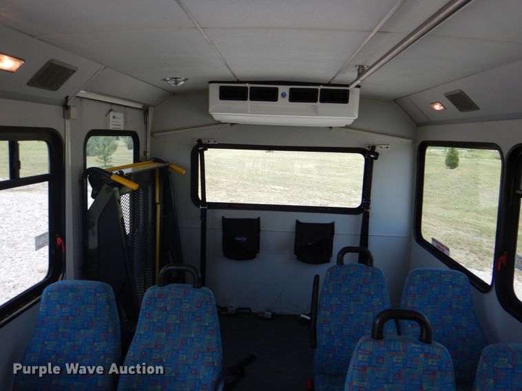 image for item HT9314 2010 Ford E350 Super Duty  shuttle bus