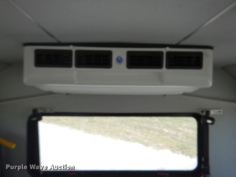 image for item HT9314 2010 Ford E350 Super Duty  shuttle bus