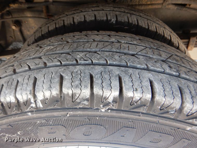 image for item HT9314 2010 Ford E350 Super Duty  shuttle bus