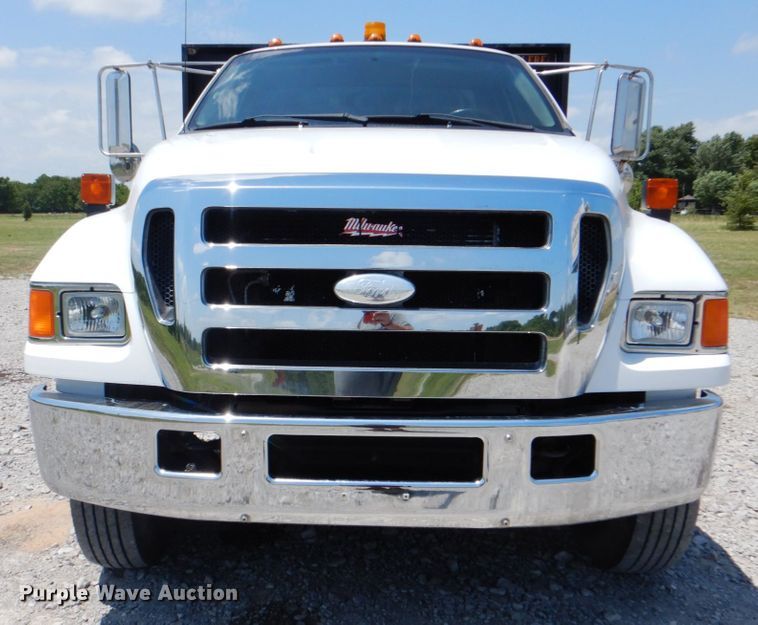 image for item HT9316 2007 Ford F750  flatbed truck