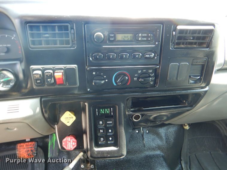 image for item HT9316 2007 Ford F750  flatbed truck