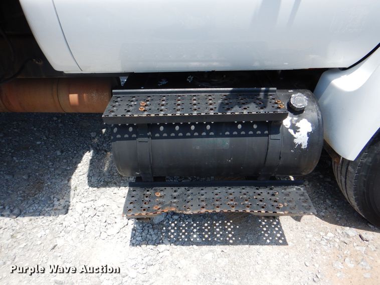 image for item HT9316 2007 Ford F750  flatbed truck