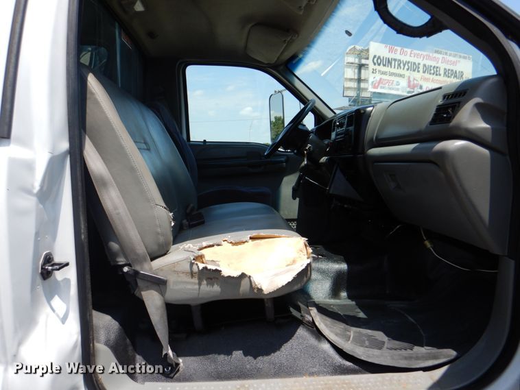 image for item HT9316 2007 Ford F750  flatbed truck