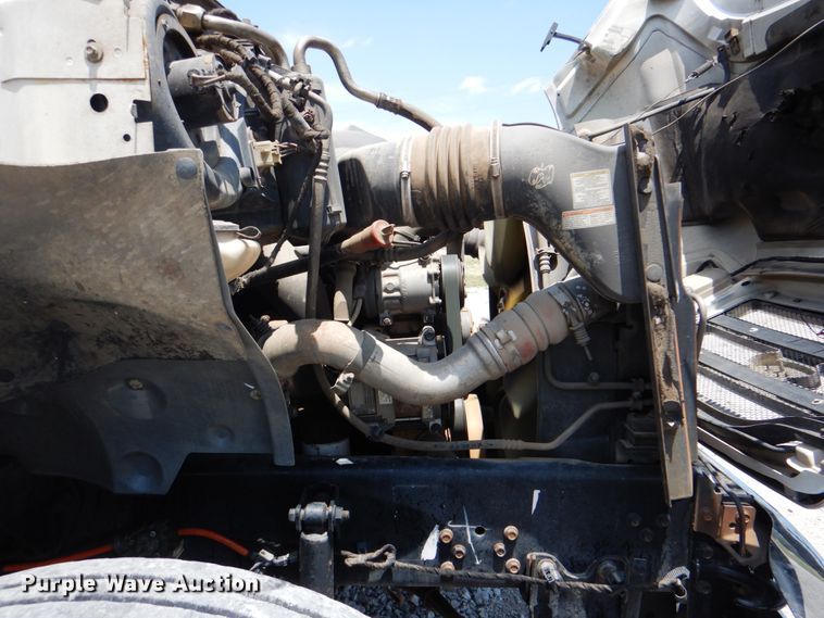 image for item HT9316 2007 Ford F750  flatbed truck