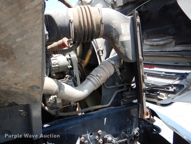 image for item HT9316 2007 Ford F750  flatbed truck