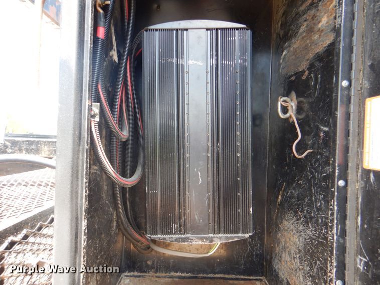 image for item HT9316 2007 Ford F750  flatbed truck