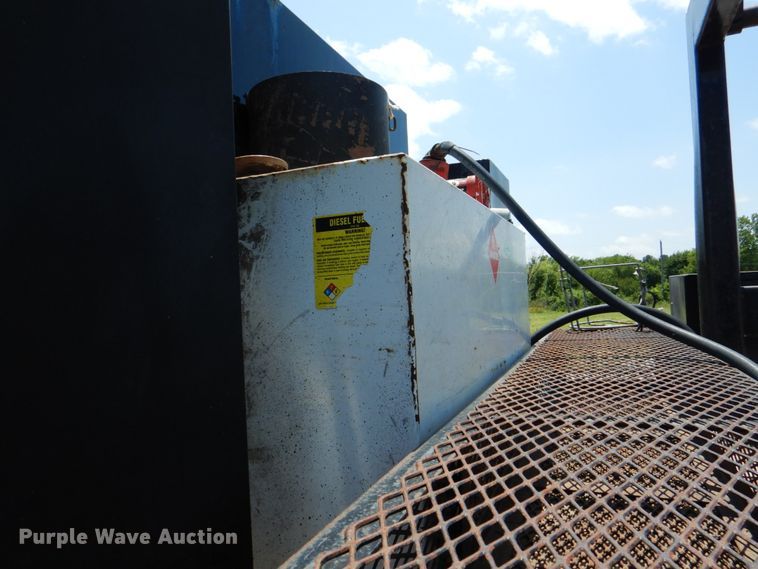 image for item HT9316 2007 Ford F750  flatbed truck