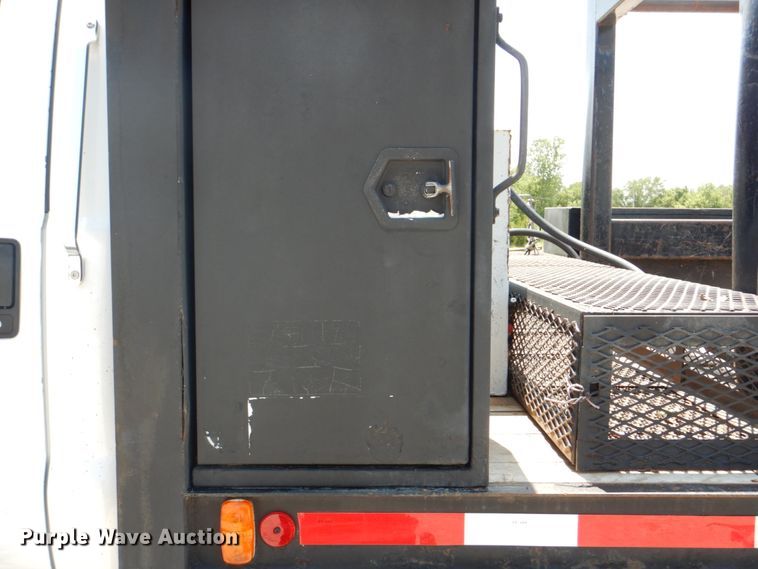 image for item HT9316 2007 Ford F750  flatbed truck