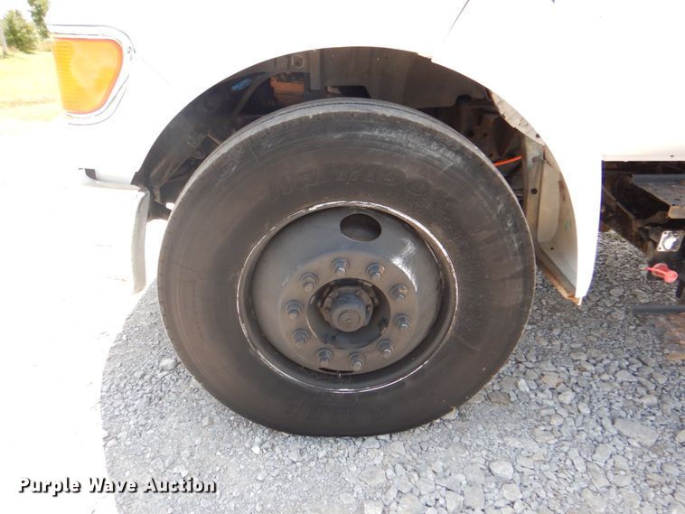 image for item HT9316 2007 Ford F750  flatbed truck