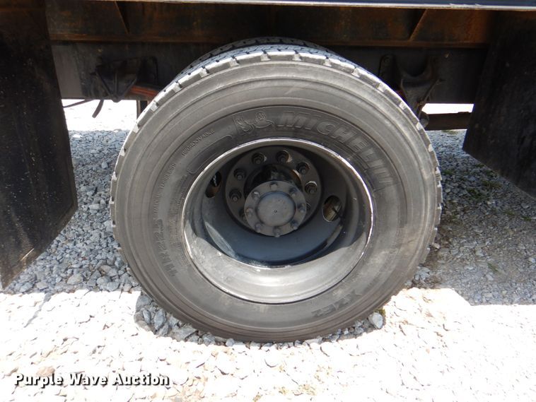 image for item HT9316 2007 Ford F750  flatbed truck