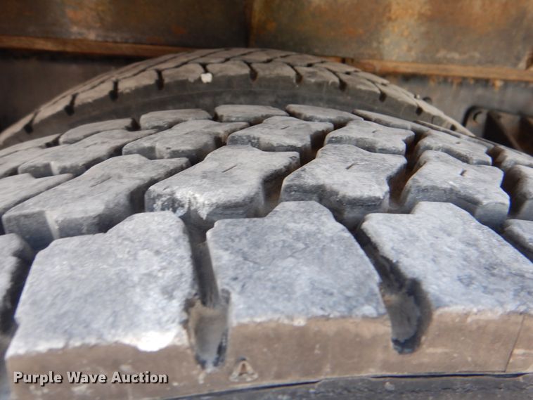 image for item HT9316 2007 Ford F750  flatbed truck