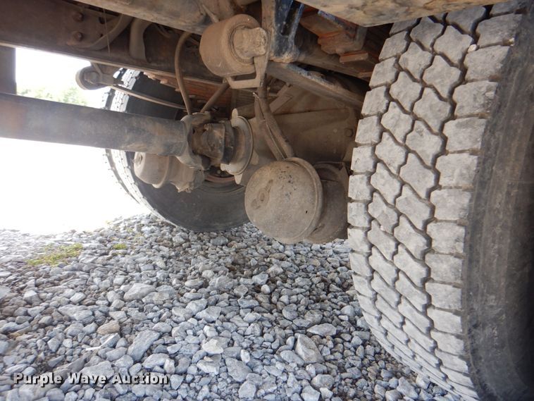 image for item HT9316 2007 Ford F750  flatbed truck