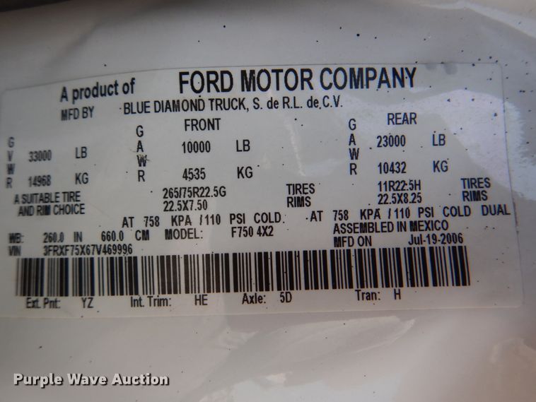 image for item HT9316 2007 Ford F750  flatbed truck